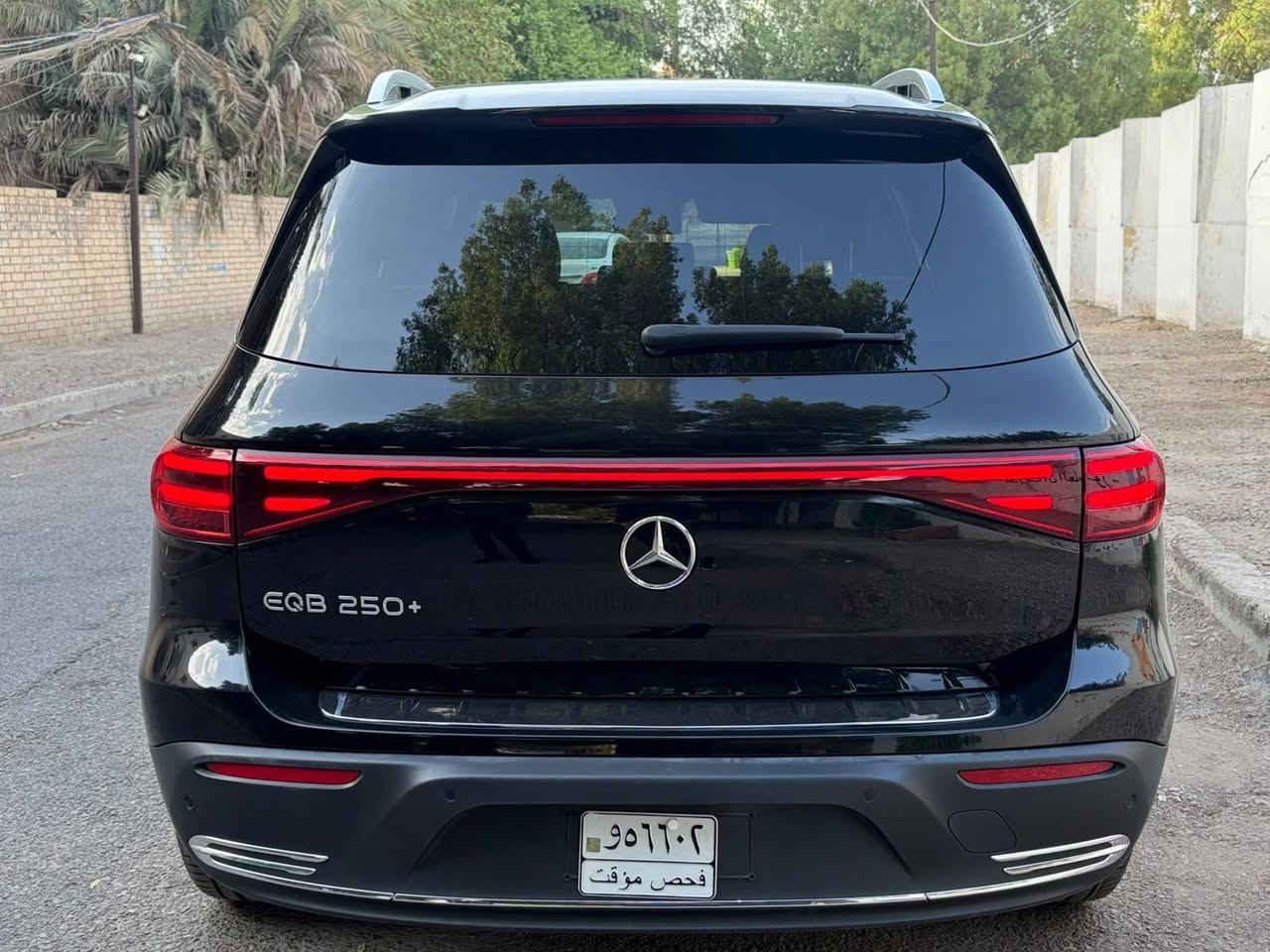 لعشاق الفخامة والسواد مرسيدس EQB 250 كهربائية موديل 2024 فول كامل🖤

ال💎ـسعر🟥:: اكتب تم ويوصلك الرد خاص📮

سعة البطارية 66.5 kWh نوع Lithium-ion
تمشي لغاية 520 كم بالشحنة الواحدة
ماشية 8,000 فقط وبحالة الوكالة

المواصفات: حساسات أمامية وخلفية وجانبية
ذاكرة كشنات
كشنات جلد
إضاءة داخلية متغيرة
رادار أمامي وخلفي
عدادات ديجيتال متغيرة
تحكم ماوس بالشاشة
4 وضعيات قيادة
قيادة ذاتية

الحادث دعامية أمامية فقط مع ضربة خفيفة بحافة البنيد أثناء النقل والصور مرفقة
تصلحت وانصبغت على كدها
بدون إيرباك وبدون شاصي ومكفولة
السيارة بدون رقم 
وتنباع مرقمة بالكامل
المكان بغداد حي القاهرة

للتواصل ***********
