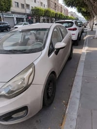 للبيع كيا ريو 2014 خليجي مكفولة من الصبغ محرك 1600 دوش قطرتين  ماشية 2...