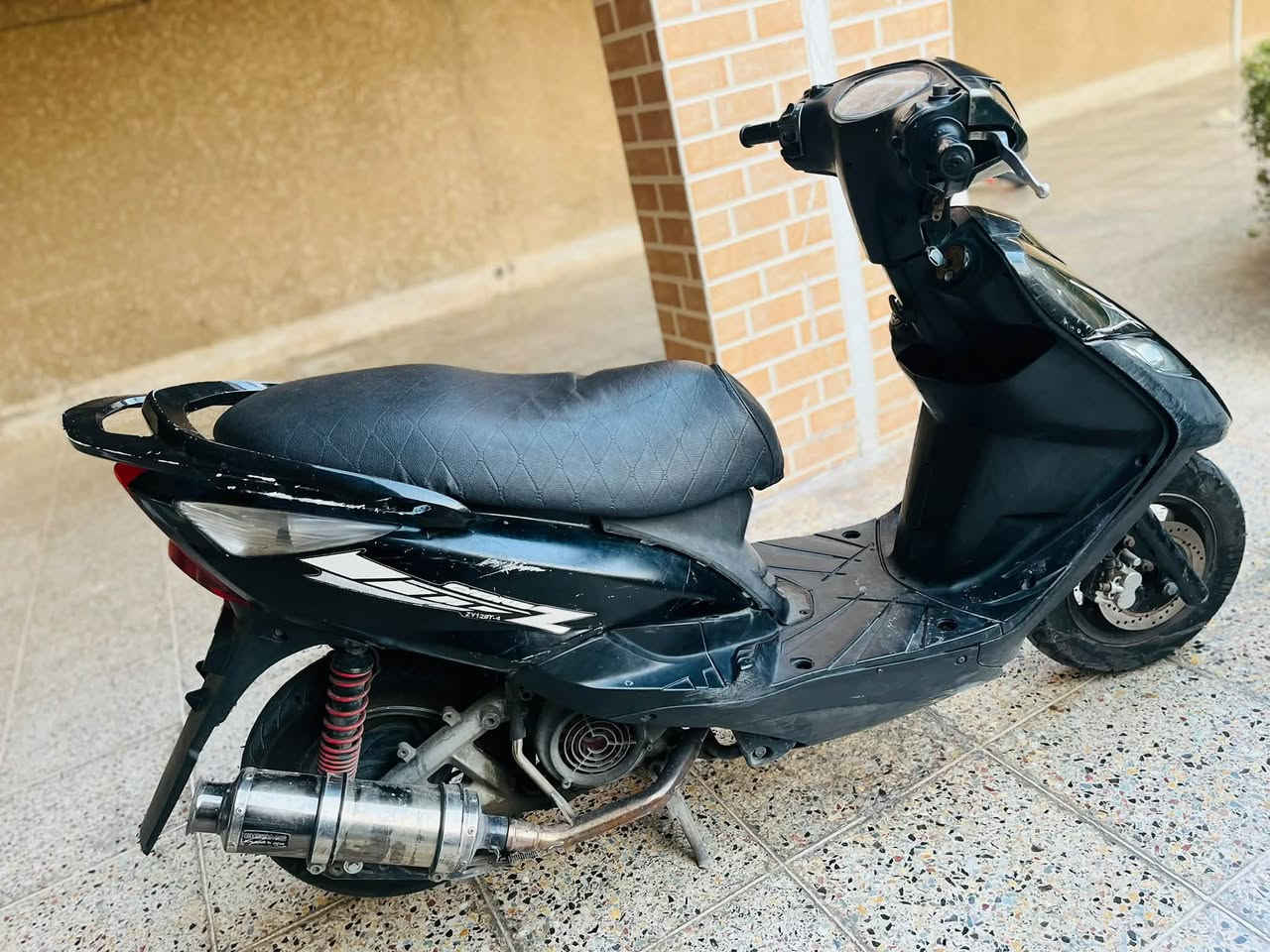 دراجه ثعلب للبيع محرك رمبه ما مفتوح مكفول الدراجه نقصها فقط كفرات السعر 600 او بي مجال مكان بغداد الكماليه رقم تلفون***********
