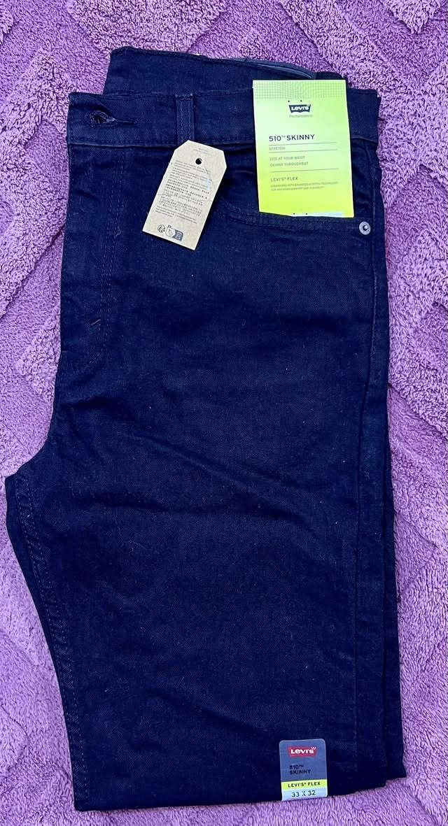 بنطلون رجالي Levi’s أصلي لون اسود

🔹 الموديل: 510 Skinny
🔹 قياس الخصر ٣٣ والطول ٣٢
🔹 قصة عصرية: ضيق بشكل أنيق من الفخذ إلى الأسفل
‏🔹 Stretch / Flex – مريح جدًا مع الحركة
🔹 مناسب للاستخدام اليومي واللبس العملي

📌 السعر ٧٥ الف

📞 للتواصل: خاص او واتس اب
***********
