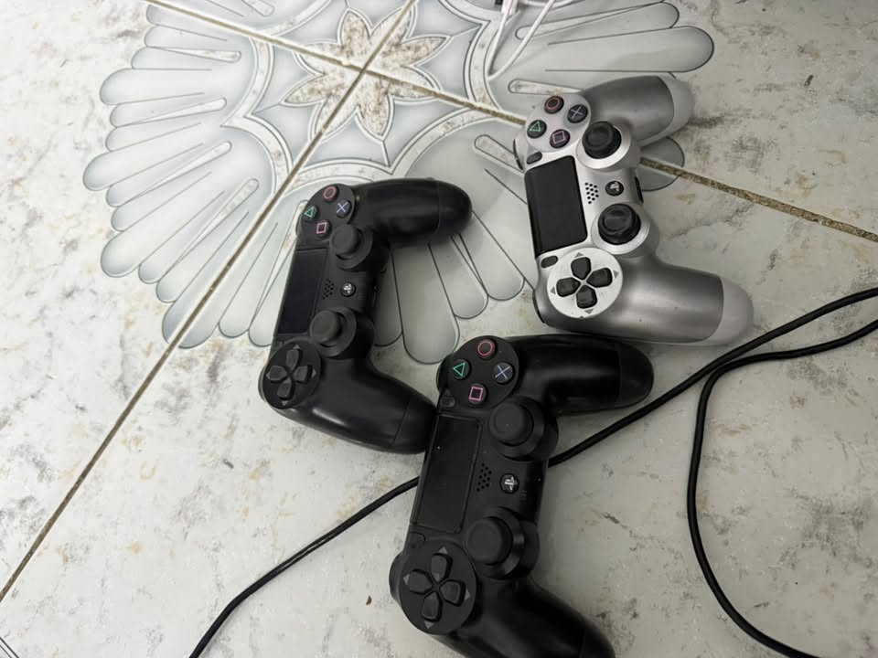 بلي فور سلم للبيع✅ 3 جوستكات أصلي مع يو بي اس وشاحنات 2وقرص GTA مكاني بغداد الغزالية للتواصل ***********
