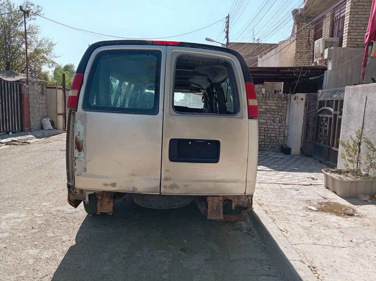 السلام عليكم
سفانه ٢٠٠٧ أدوات مكينه  جديده صارلها شهر مال گصه ٦و١٠٠ گير ١٠٠٠ السياره كما موضح في الصور طخه بالطويلة السيارة جارده ومسقوله جاهزه للصبغ مكفولة كفاله عامه سابقا غراضها كلها موجوده شوف العين مكان السيارة بغداد السعر ٤٠ وبيها مجال اقرأ المنشور جيدا 

رقم الهاتف واتساب ***********

غير متواجد على الفيس
ملاحظه السيارة بوليسي أكسل طايف
