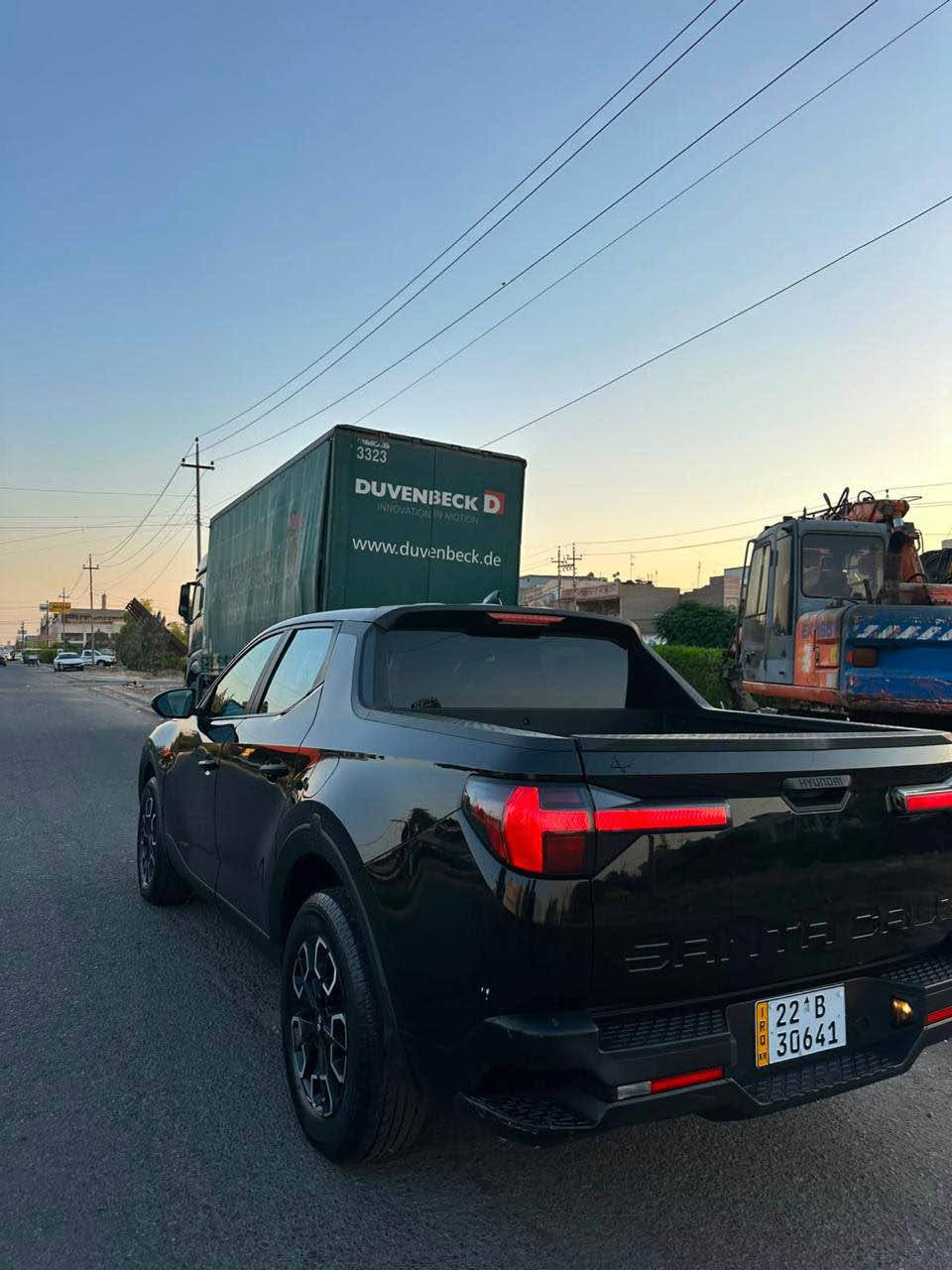 🚘 Hyundai Santa Cruz SEL 2023 — بۆ فرۆشتن

⭐ مۆدێل: 2023
⚙️ موتۆر: 2.5L — 4 Cylinder
🔄 گەیاندن: 4×4 / AWD
⚙️ گێڕ: ئۆتۆماتیک 8 خێرایی
⛽ بەنزین
🎨 ڕەنگ: ڕەش
🔑 VIN: 5NTJBDAE7PH075213

🚗 سەیارەکە زۆر جوان و شیکە و بۆ کار و بەکارهێنانی ڕۆژانە زۆر گونجاوە.

⚠️ تێبینی: جاملغووی پێشەوە لەگەڵ دەرگای لای شۆفێر کەمێک ژووری گرتووە، بەڵام بە گشتی سەیارەکە ئامادەیە بۆ بینین و پشکنین.

📍 شوێن: هەولێر
💰 نرخ: بۆ 158$

📞 بۆ زانیاری زیاتر و بینینی سەیارەکە پەیوەندی بکەن.
0️⃣7️⃣5️⃣0️⃣4️⃣4️⃣9️⃣2️⃣1️⃣3️⃣4️⃣

***********

🚘 Hyundai Santa Cruz SEL 2023 للبيع

⭐ الموديل: 2023
⚙️ المحرك: 2.5 لتر — 4 سلندر
🔄 الدفع: 4×4 / AWD
⚙️ القير: أوتوماتيك 8 سرعات
⛽ بنزين
🎨 اللون: أسود
🔑 VIN: 5NTJBDAE7PH075213

🚗 السيارة جميلة وعملية ومناسبة للاستخدام اليومي والعمل.

⚠️ ملاحظة: الرفرف/الجانب الأمامي مع باب السائق فيه انبعاج بسيط، كما هو موضح، والسيارة متاحة للفحص والمعاينة.

📍 الموقع: أربيل
💰 السعر:158$

📞 للاستفسار والمعاينة يرجى التواصل. أربيل, العراق
