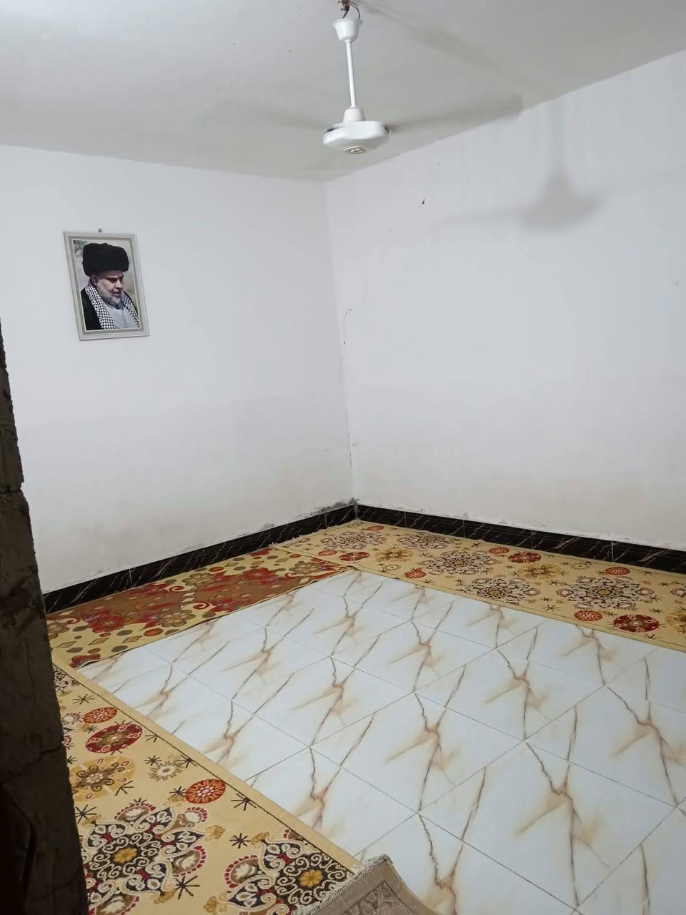 بيت  للبيع المساحه200
العنوان الجيش الشعبي 
السعر اتصل علرقم ***********
بيت نضافه فول كامل مكمل
غرفتين وصاله ومطبخ وصحيات وديوانيه
