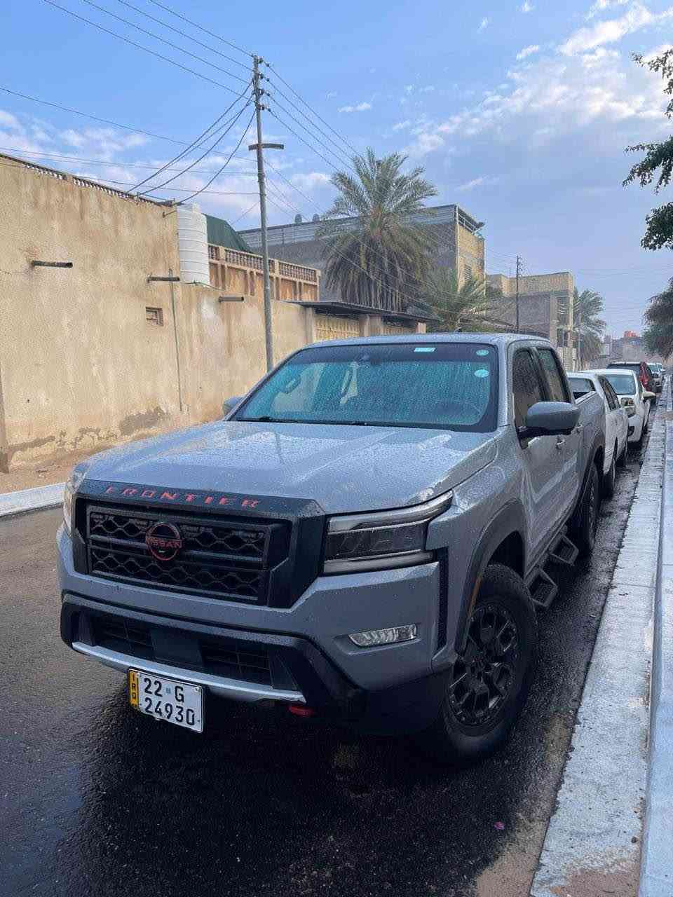✅ محرك 3.8 V6 بقوة 310 حصان

✅ جير أوتوماتيك 9 سرعات

✅ دفع رباعي 4×4 (Four Wheel Drive) مع 2H / 4H / 4L وقفل دفرنس خلفي إلكتروني

✅ Double Cab (دبل قمارة)

**(فتحه سقف)
**(كشنات جلد)
**(ايرباك سليم )

**(***********)

المواصفات:

* كاميرا 360°

* رادار أمامي

* حساسات أمامية وخلفية

* مثبت سرعة ذكي (ProPILOT Assist)

* تحذير الاصطدام الأمامي مع فرملة طوارئ

* تحذير النقطة العمياء

* تحذير الخروج عن المسار

* تنبيه حركة المرور الخلفية

* شاشة لمس مع Apple CarPlay وAndroid Auto

* تشغيل بصمة

* ستيرن متعدد الوظائف

* تدفئة المقاعد الأمامية

* تدفئة الستيرن

* مقاعد جلد مع شعار PRO-4X

* مكيف أوتوماتيك ثنائي

* جنوط رياضية 17 إنش

* إضاءة LED

* هوك سحب وكالة

* سلة تحميل مع Rail System

* مثبت نزول المرتفعات (Hill Descent Control)

* مساعد صعود المرتفعات (Hill Start Assist

**جاملغ امامي ايمن  بارد كد شبر 

**وبنيد بارد  شبر 

**وباب خلف سايق مطخوخ من جوه على ربع باب  ونصبغ على كد طخه ولايح باب سايق شوي كلهن بالعراق طخات بسيطه Singapore
