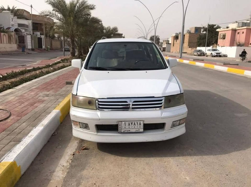 شاريوت موديل 2009 سعرها 55 وبيها مجال مكانها الرمادي رقم انبار تحويل ثاني يوم كير ومحرك كامري ***********
