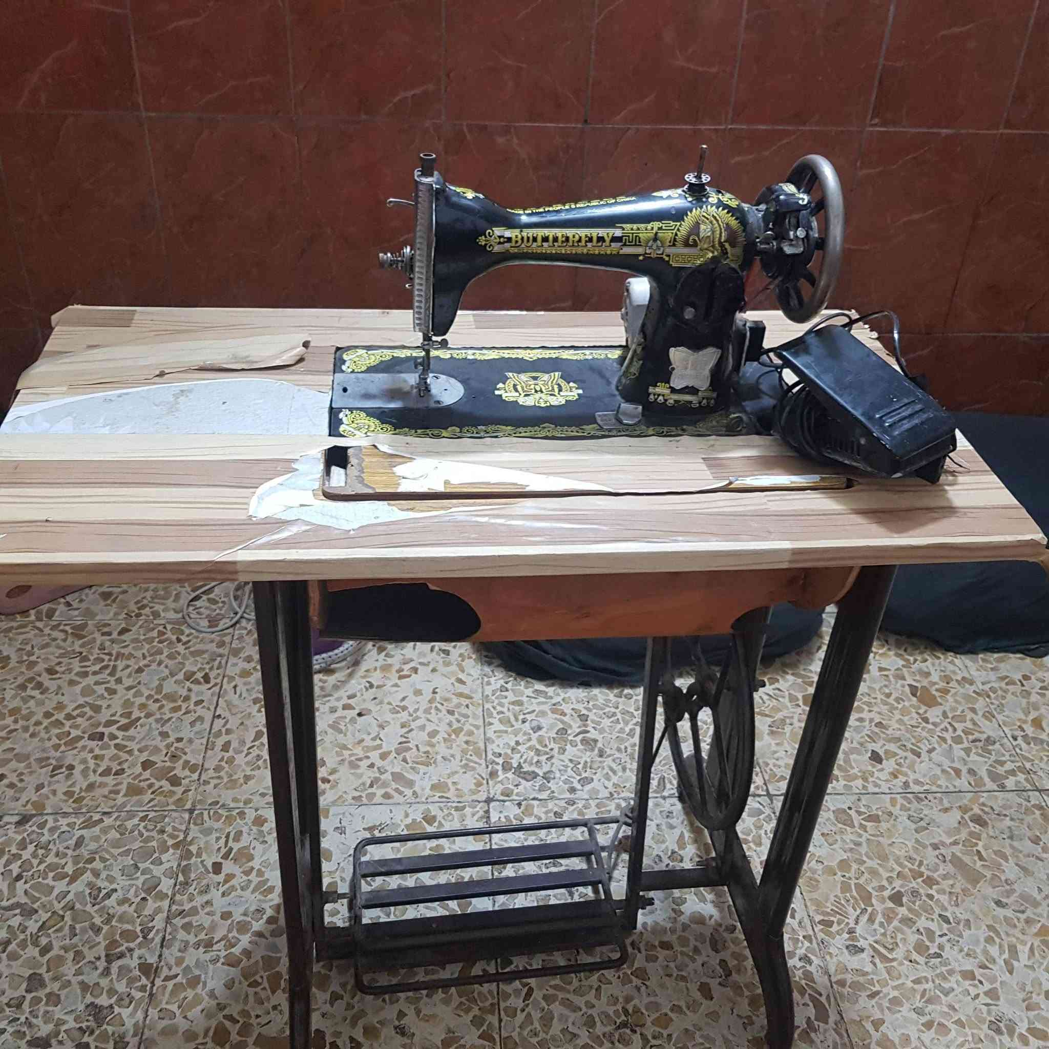 السلام عليكم اخوان ماكنت خياطه نضيفه وشغاله للبيع
***********

