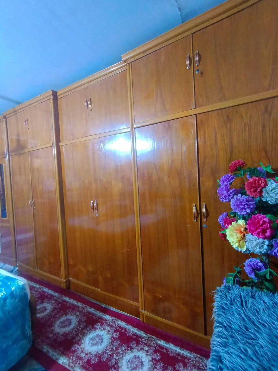 سلام عليكم غرفه نوم تسكام صاج نضيفه ولحجز ولستفسار علة واتساب سعر مليون 700وبيهة مجال ***********
