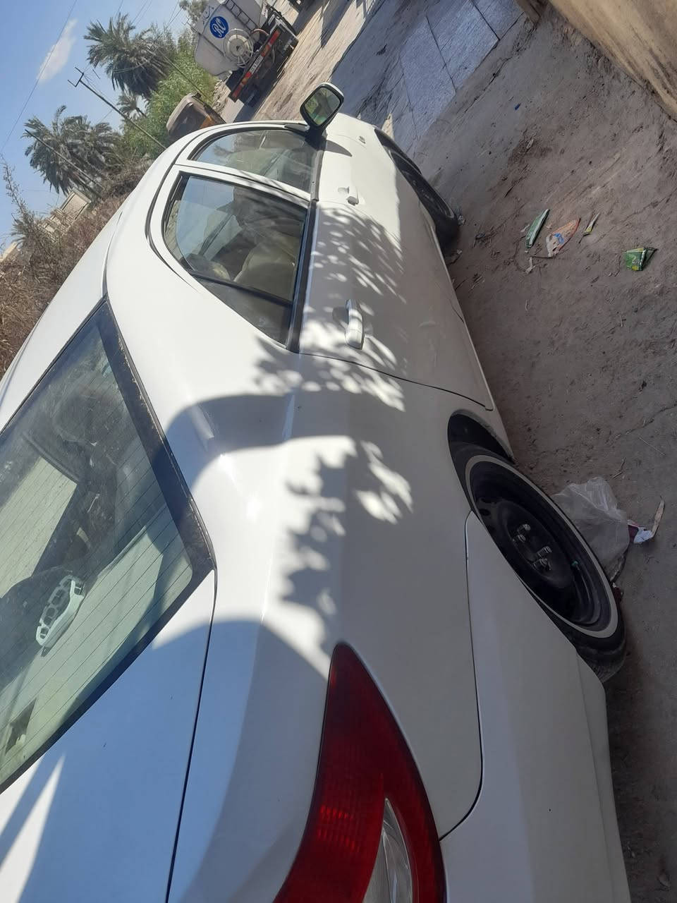السلام عليكم
سياره بي وايدي اف٣ 
مديل ٢٠١٢ .  كير عادي 
سياره بيها جاملغ خلفي والمامي مصبوغه سياره عام 
اثر خدوش وجراد وخياس 
سياره ابيع هل موجود تعال فحص تريد سونار اي شي اني حاضر بل سياره سياره عارضها ٣٩ بيه مجال حك جيه بس سياره العلم صدراها نص ونص  مشط مجفته بس ثكيل لان يراد بور له لان بور خربان اني ابيع مشط وبور هم بس ذني نوقص سياره 
عنوان سياره بل بياع  نهايت شرطه خامسه 
هاذ رقمي بي وتساب هم 
***********
