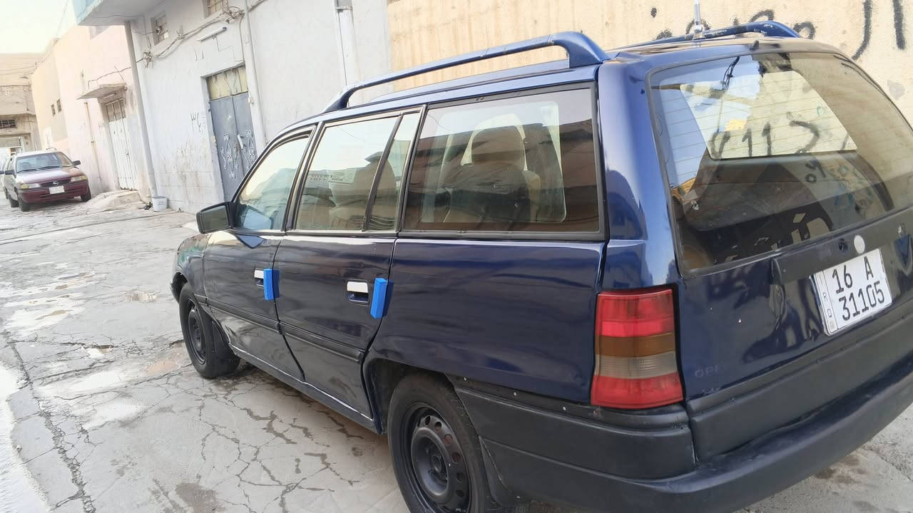 اوبل استرا للبيع موديل 92 كير محرك شرط كهربائيات شرط حداديتها شرط رقم انجليزي سنويه 28 رقم قادسيه عنوان موصل هذا رقمي اتصل وبيك خير وتدلل ***********

