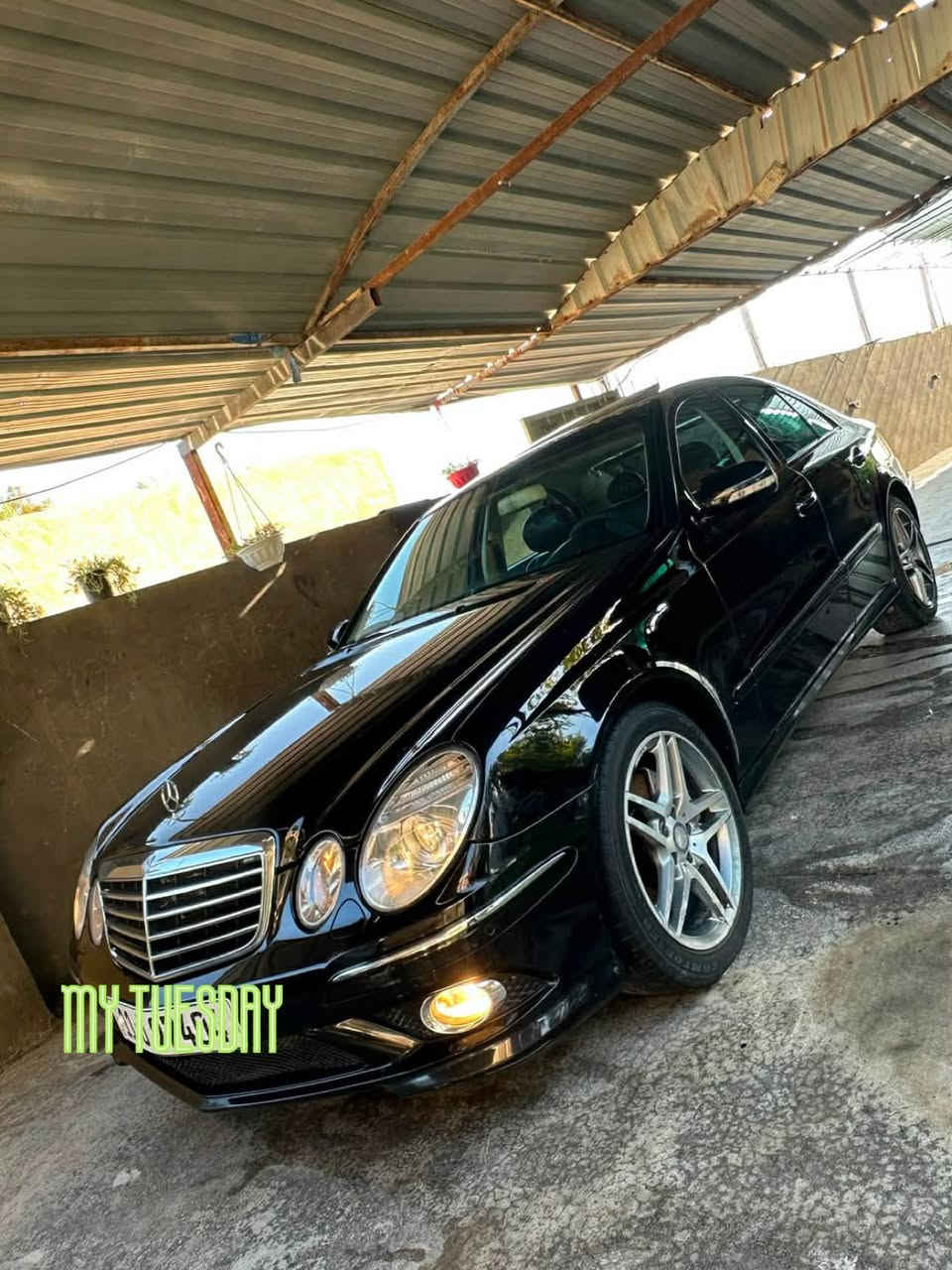 للبيع او للمراوس حسب الرغبة
مارسدس E_clas 350 المرغوب عقل فوك
المديل 2009 .
رقم وهزه وسنوية جدد بأسمي
سيارة مكفوله مابيها صبغ 
تبريد مكينه كير بلكارتون حدادية جديده
تخم تاير ويل نجمه الماني اصلي 
مواصفاته : 
فتحته سقف طكتين 
برده خلفية كهربائي 
كشنات كهربائي+ تدفئه تبريد 
زراك لايت
حساس امامي خلفي 
اشاير بالمري 
جلد 
شاشه 
سماعات دمام
دبل كزوز 
تويل ويل 
لايت داينمك 
السيارة ما ناقصها لو برغي 
السعر  تصل وبيك خير ودلل
مكانها بابل المسيب. 
***********
