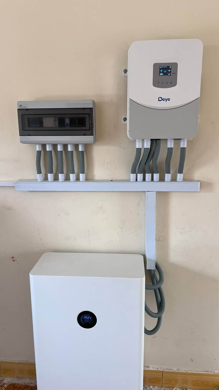 منظومة شمسية • 8 ألواح جينكو 620W • انفيرتر 6.6kW