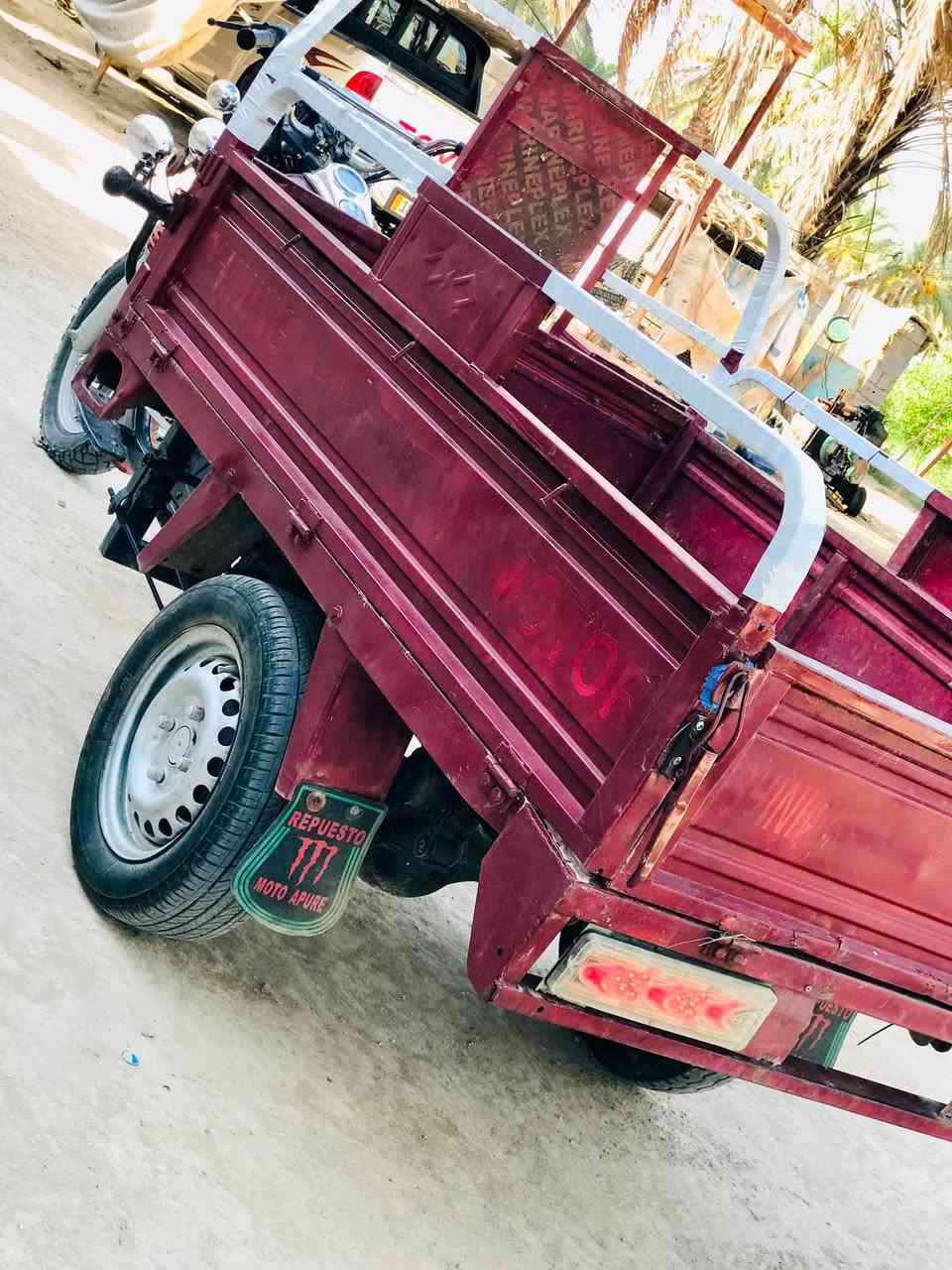 السلام عليكم للبيع ستوته جمره موديل ٢٠١٤ اوراق اصولي بسمي محرك مفتوح ناعم شاصي وركبه مكفولات كهربائيات تعمير جديد لايت اشاير سكنات بك لايتات باتري دشبول كهلن جدد نكره سلف فوول نضيف كلش جاهزه مكاني كربلاء السعر ١٢٠٠ 
الاستفسار ***********
