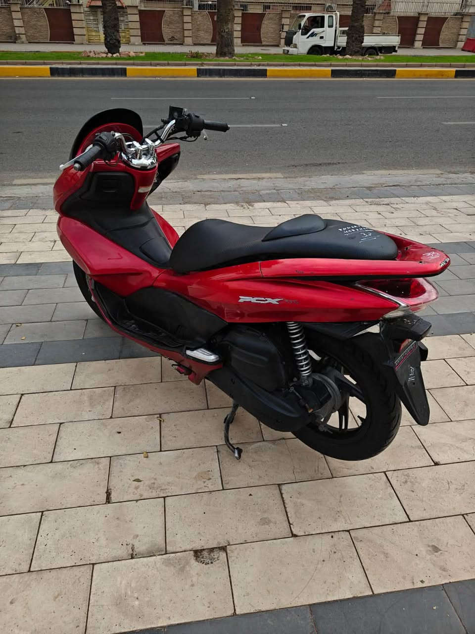 سلام عليكم....
دراجة (PSX)...(جيل الاول)  
🛵للبيع   مامتعوبه
دراجة شلعه معدل كهربائيات كلهه شغاله 
دراجة جديده  بلادية
أي نقص مابيهة دراجه مكفوله كفاله عامه بشرط علفحص اذا برغي مفتوح ترجع دراجة مال جناي 
جيب فيتر وتعال افحص مستعجل على بيعتهه السعر مليون و250
العنوان بغداد  الكرخ  الاستفسار الاتصال على الرقم 📞***********
