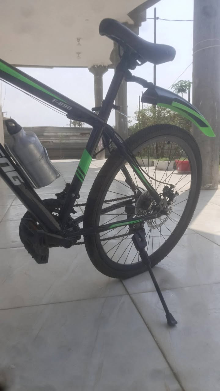 للبيع بعده جديد لا ماشي ولا طالع من باب البيت بعده جيس حتا تايرات بعدهن مانافخهن يعني جديد
السعر 125 وبي مجال اشويه مو اهواي 😉 
البصره بني منصور وهذا رقمي الي يريده يتصل او يراسلني ماسنجر   ***********
للبيع بعده جديد لا ماشي ولا طالع من باب البيت بعده جيس حتا تايرات بعدهن مانافخهن يعني جديد
