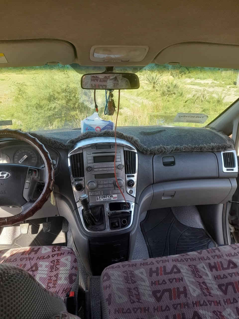 استاركس ٢٠١١لون بحري كير محرك تخم تاير حداديه تبريد أمامي خلفي بأسمي بيها صبغ باب السايق والجاملغ الخلفي جهة السايق أثر دحجة والباقي مكفول الاتصال على الرقم ***********
