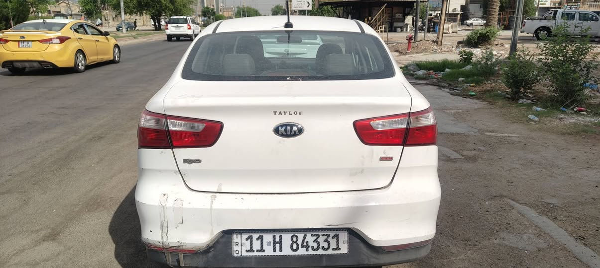 السلام عليكم
كيا ريوا 2016 للبيع وارد امريكي محرك GDI 1.6L 
السنويه جديده تنتهي ب 2030 رقم بغداد السياره باسمي التبريد ثلج والتدفئه شغال نظام ايكو .ماشيه 76 الف ميل والتايرات جديده  .المحرك بي خيط تبخير بسيط جدا  والمشي طبيعي بدون اي مشاكل والدعاميات تحتاج تصليح او تبديل
السكن حي الخضراء 
هاتف ***********
