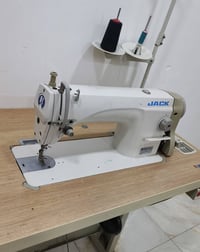 مكينة جاك صناعية استخدام قليل  قفلها 200 /07723978279