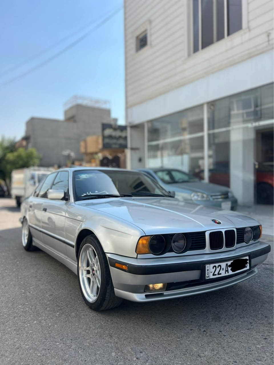 Bmw E34/1991بو فروشتن 
گيرومه كينه و ته بريد به شه رت 
ته بريد له سلورى به شه رت 
520 فول فولى گيرعاديه
سلايد جام كاره با ئاوينه كاره با
ناو غورفه ى جلدى ره ساسيه 
ره قه م سه نه وى نويه تا2030
جوارتايه و ويلىM 18لوكى له ژيره 
شوين هه ولير *********** أربيل, العراق
