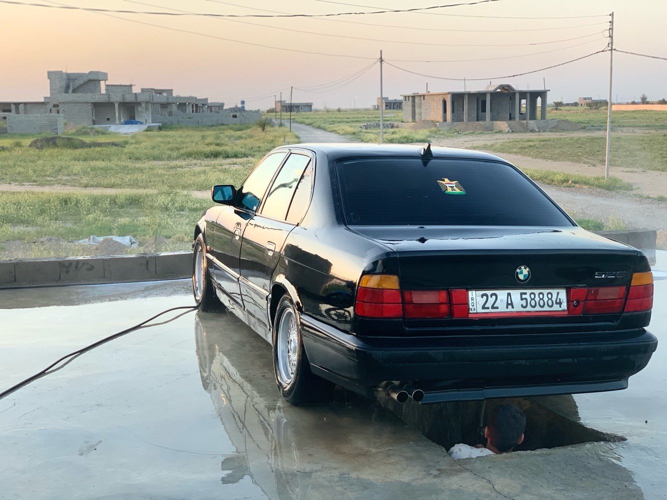 سلام عليكم 525 مسكر عدل موديل 1991 اصل بليته وسنويه رقم أربيل جديد كير ومكينه بلكارتون لتنقص ولاتبخر اكسل 3.23 
صدرها يخبل تخم تاير جديد وياله خليه اصليه تبريد شغال كهربائيات كلها شغال لايت زنون باتري 100امبير جديد سياره فتحه شغاله وارد الماني 
رقم مميز 
مكان السياره سليمانيا 
للتواصل واتساب فقط 
***********