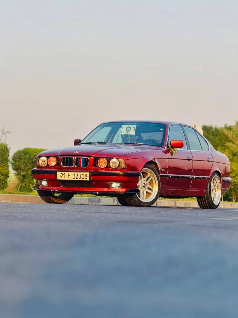 السلام عليكم
‏🚘 للبيع BMW 525i 🇩🇪 موديل 1994
‏🇯🇵 أصل وارد يابان — بدون سلايد
‏🔹 مكينة مسكر عدل كفاله
‏🔹 كير أوتو، كفالة
‏🔹 رقم سليمانية، إنكليزي، تحويل ثاني يوم
‏🔹 صبغ عام جماليه فقط، ومكفولة من الضربة
‏🔹 دواخل نظيفة ومرتبة
‏🔹سنتر لوك 4 بيبان
‏❄️ تبريد ثلج قطعتين
‏🛞 ويل M حجم 18 + تخم تايرات كله جديد
‏🔧 صدر خلفي وأمامي مشدود قبل 20 يوم كله جديد
‏💡 كهربائياتها كلها شغالة داخل وخارج
‏✨ السيارة ترايها كلش حلوة وناعمة ومرتبة
‏💰السعر 55 وبيه مجال بسيط حك الجيه
 .    العنوان بابل الحمزه الغربي
‏للاتصال : *********** او واتساب
