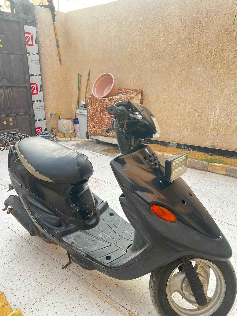 دراجة 9زروف للبيع مامفتوحة اورق دراجة جاهزة ماعوزهة شي شلعة ومعدل شغل ووطلع سعر 450وبيهة مجال ***********
