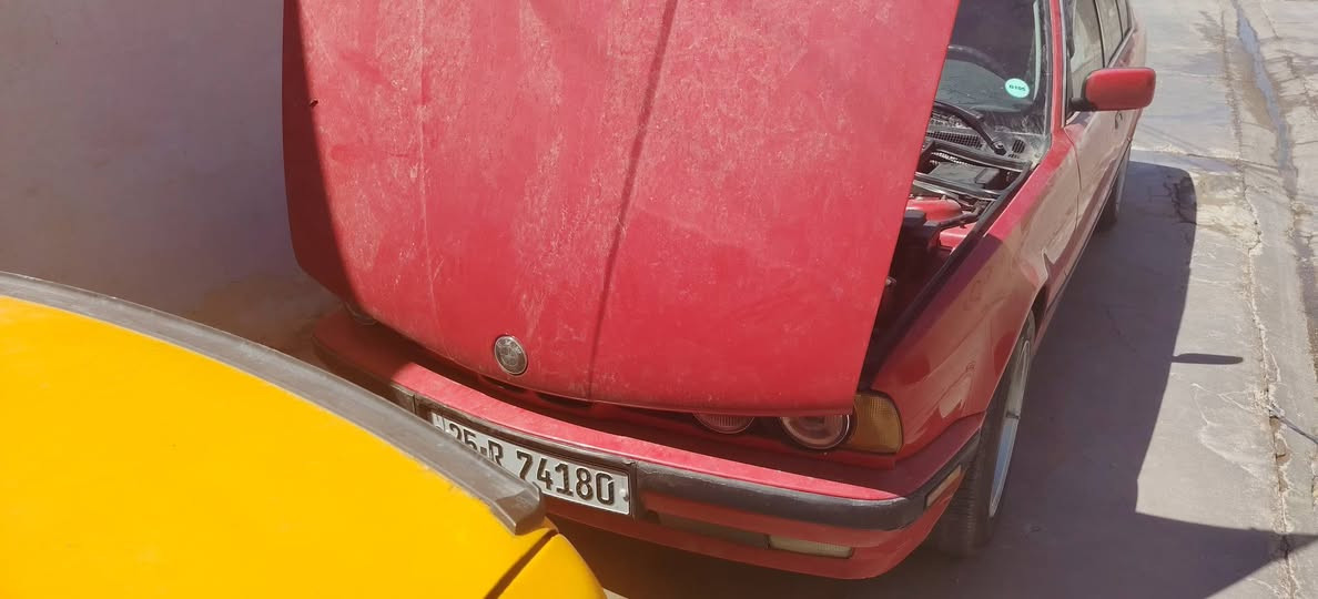 موديل 88رقم كركوك مشروع وطني محرك 20 مفتوح السياره نصبتها تخبل كشن جلد كهرباء جام عادي تبريد ويه السويج صدر تخم تاير باتري صار شهرين من بدلتهم السياره بس الصبح من تشغل شويه ادخن وراها تكطع مكفوله من الضربه والمعجون قطره خياس مابيها ولا معمره علمآ السياره ممغسوله السعر ٤٠ وبيها مجال للطيبين مكان السياره كركوك *********** تحويل ثاني يوم كركوك, العراق
