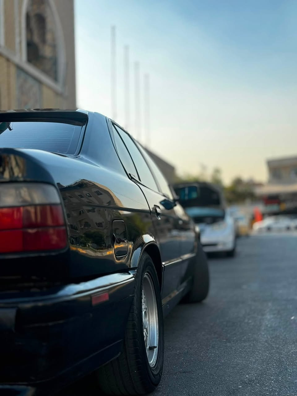 السلام عليكم 540 اصل بليته وسنويه بيع مستعجل
فول مواصفات فتحه دبل ايرباك دبل جكمجه 
كير اوتو 
غرفه مخمل كهرباء 
حداديه جديده 
كير مكينه اكسل كفاله 
سياره ماشيه ١٤٩ 
وبعد هواي تفاصيل 

مكانها بغداد ورقمها بغداد مميز 

*********** 
 سعرها 79 مجال كلش بسيط
