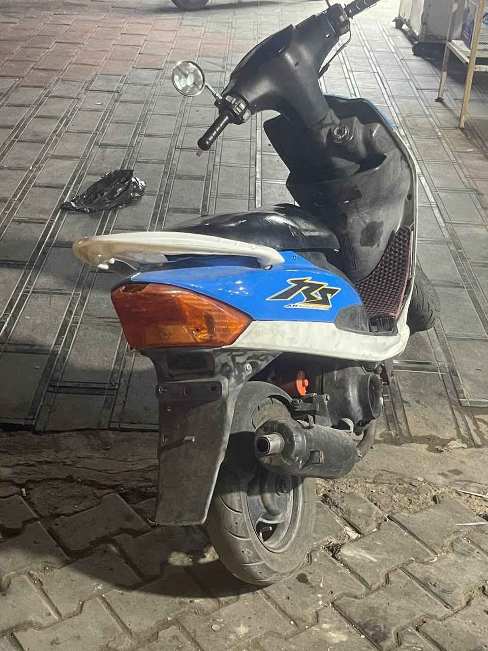 ماكس عدلة • ٥٥ • رزنه