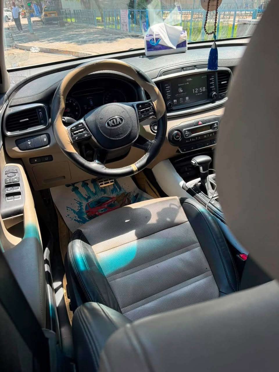 السلام عليكم
سورنتو 2020 خليجي  
فول الفول مواصفات 1/1
 رقم بغداد انكليزي الجديد
سنوية السيارة 2031
 ماشية 138 الف كيلو 

مواصفات السياره
سقف بانوراما
فور ويل
5 كاميرات 360 درجة
سايد بريك كهرباء
دوسات بلادية
اوتو هولد
كشنات الامامية تدفئة وتبريد
والخلفية تدفئة
اشارات في المرآة
مرآة شفط 
صندوق كهربائي 
كشنات كهربائي
كشنات جلد بيجي واسود
كشافات ضباب 
محرك 6 سلندر 3500
٧ راكب
فول تحكمات ستيرن
مثبت سرعة
حساسات أمامية و خلفية 
تبريد ثلاث قطع مركزي
٤ انظمة قيادة
تخم تاير جديد 
باتري جديد
مكان السيارة : بغداد الدورة

***********
