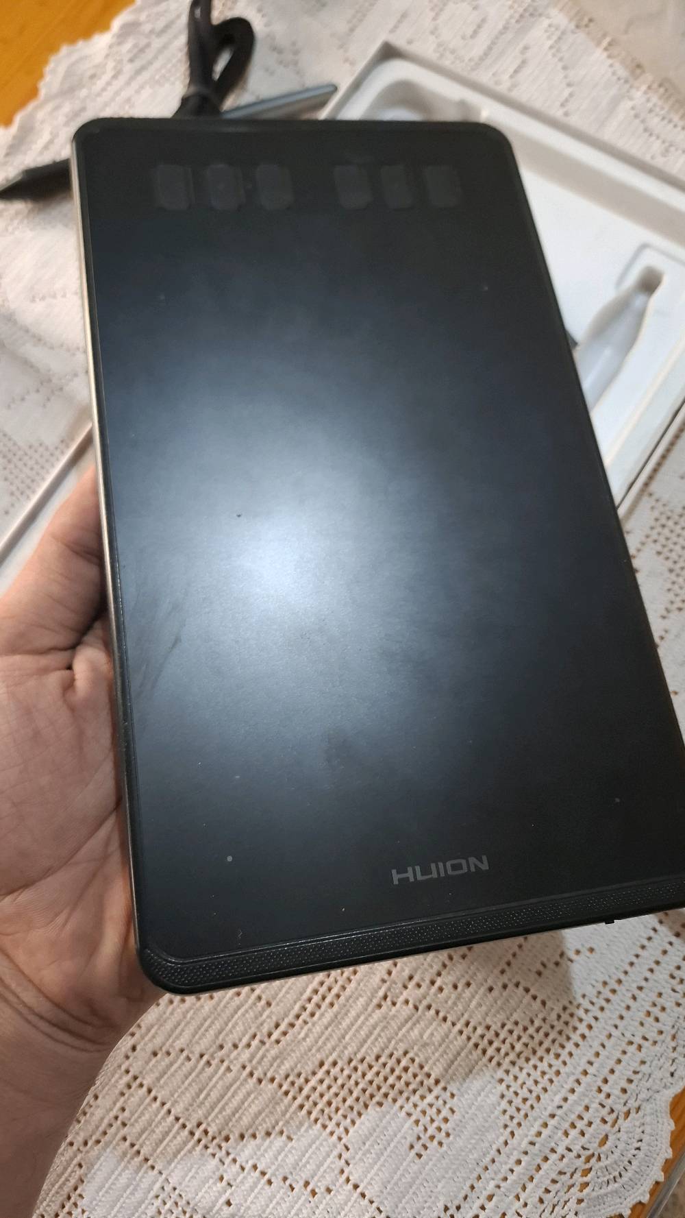 تابلت Huion • قلم دجيتل • نظيف كلش