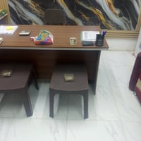غراض مكتب للبيع شعله. وحده. ميز مكتب عدد 2 طبلات عدد 2 تخم 8مقاعد ثلاج...