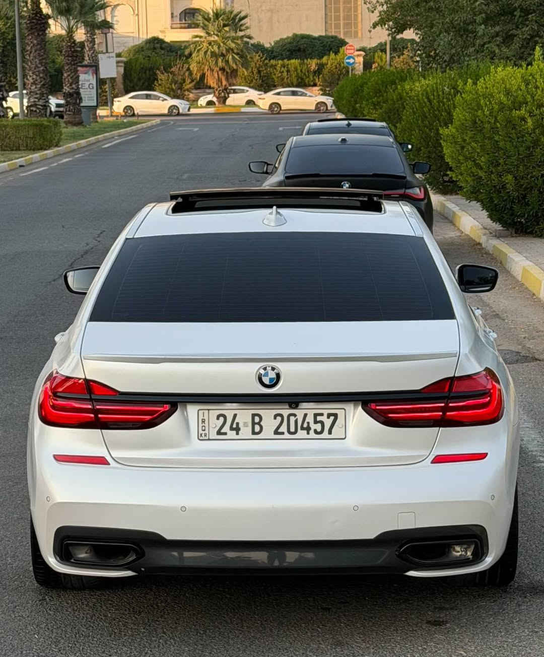 Bmw  740Li  2019 
فوول مواصغات  ناو سور 
هةيكةل كامل 760i 
١٥٠ هةزار رويشتية 
جامرةشي مروري هةية
گير و مةكينة و كارةبايات بةشةرت 
نيو چاملغي پشتي بوياغة 
بي داخلي بي ارباك 
٣ جي PDR ي هةية 
تةحويل بةشةرت  
سعر 250  وةرةقة و مةجال 
***********  كورك و واتساب أربيل, العراق
