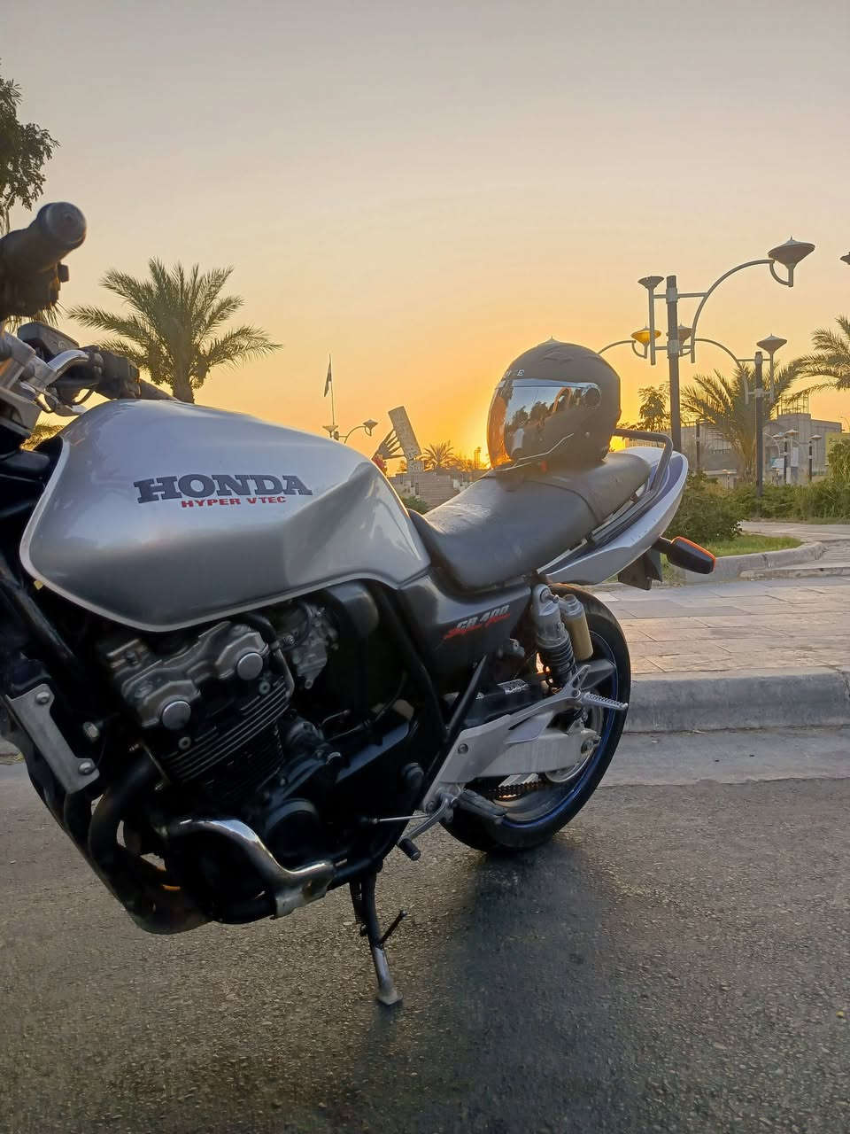 سلام عليكم سيبي فور CB400 جيل ثاني هايبر فتك لون رصاصي 🩶
موديل 2002
الدراجة ماشية 36 الف كيلو فقط...

عليها اكزوز من شركة Yoshimura سعره بموقع الشركة 500 $  خليت صوتها بالمنشور

أوراقها موجودة كاملة (سكنر) ومكاتبة وكمرك حاوية مدفوع 
سعرها  مليون و700 وبيها  مجال بسيط

مكاني بغداد / البياع

عليها ملاحظة لليحب يستفسر أكثر
*********** (واتساب فقط)
