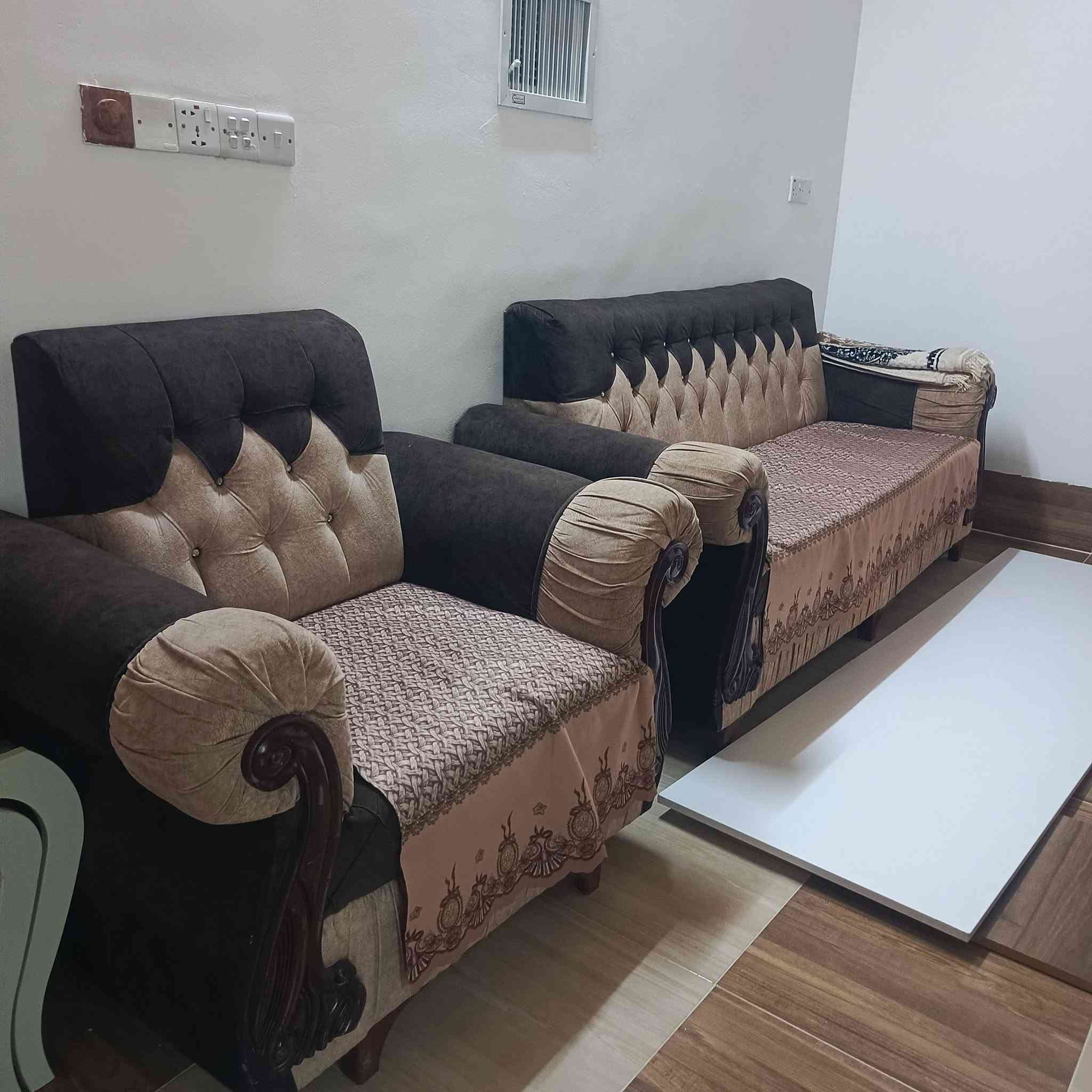 تخم قنفات 5 قطع بدون عيب
سعرها 250 بي مجال لطيبين 

*********** واتساب

***********
