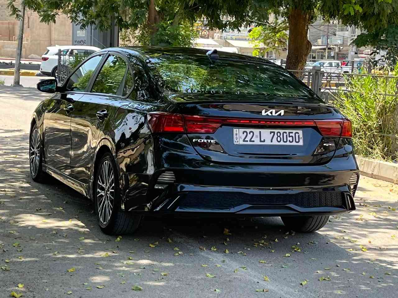 كيا فورتي Gt line اسود 2022
‎   حادثة جاملغ خلفي بارد + باب خلفي بارد + شوية طرف البنيد   

‎تبريد وراديترات مروحه تبريد كلهن بلاديات بوضع الشركه - البراكيت الامامي بلادي

‎

نص مواصفات 

داخل اسود

تشغيل عن بعد

صندوق ذكي

استيرن D

‎محرك 2000 دوش

‎شاشة ايباد تدعم كار بلي

‎كامرا خلفيه دوارة 

‎رادار امامي - جانبي

‎مانع تصادم - تحديد مسار قيادة آليه

‎ كشنات جلد   

‎كروز سرعه  وتحكم استيرن جهتين

‎شاشة اعطال بدشبول 

‎انظمة قيادة 3 

‎وباقي المواصفات معروفه

‎ ***********  للتواصل واتساب او  

‎   سعرها 128 ورقه قفلها

بغداد
