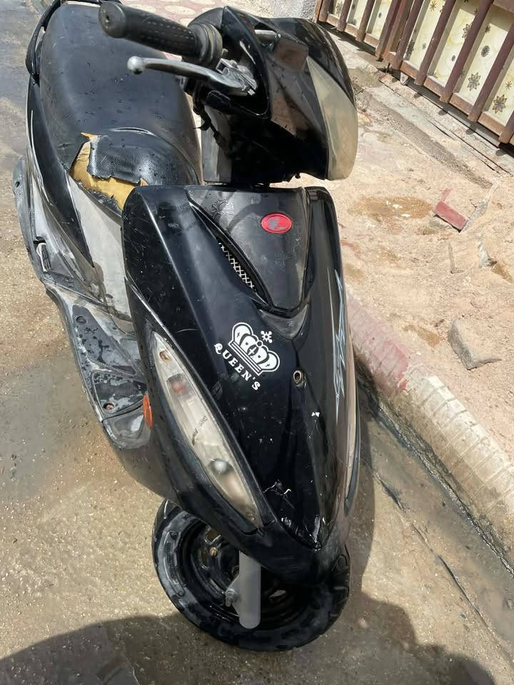 لبيع كامكو جي فور 
مجفته قبل سنه وهسه تريد تگوم 
نظافته ٧٠٪؜
ابيع كوم حديد ب ٢٥٠ الف 
بابل القاسم
للتواصل واتساب ***********
