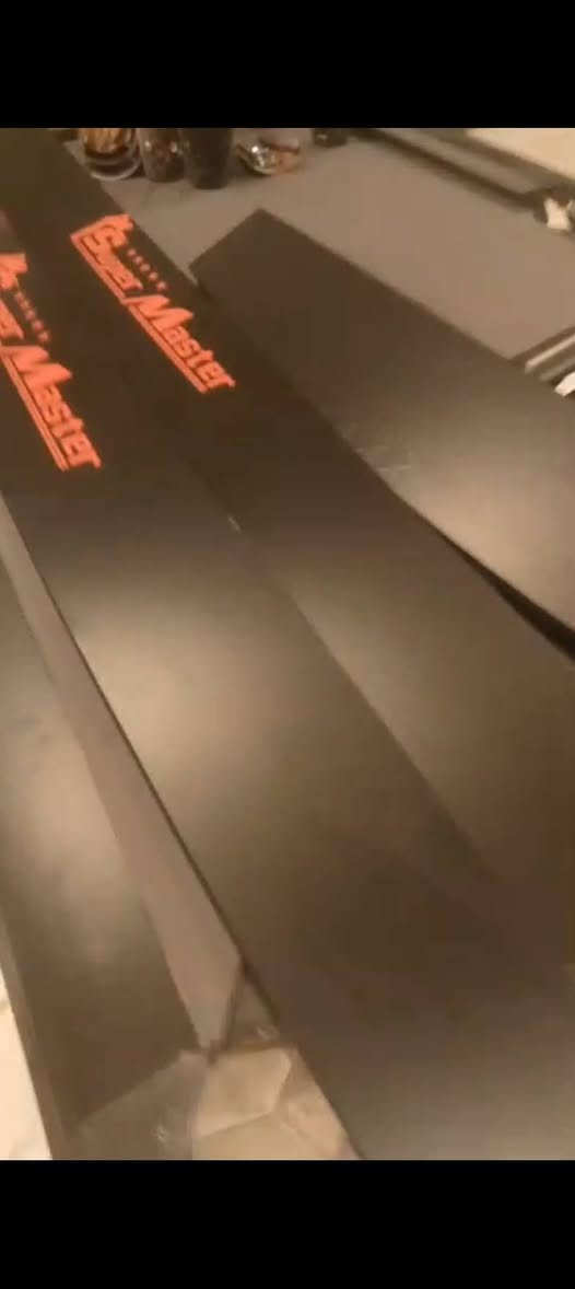 ميز بليارد سوبر ماستر نضافه فول ستيكرات مغلف كامل للبيع او مراوس بماطور هاوجي او شانك  ‏‪***********‬‏
