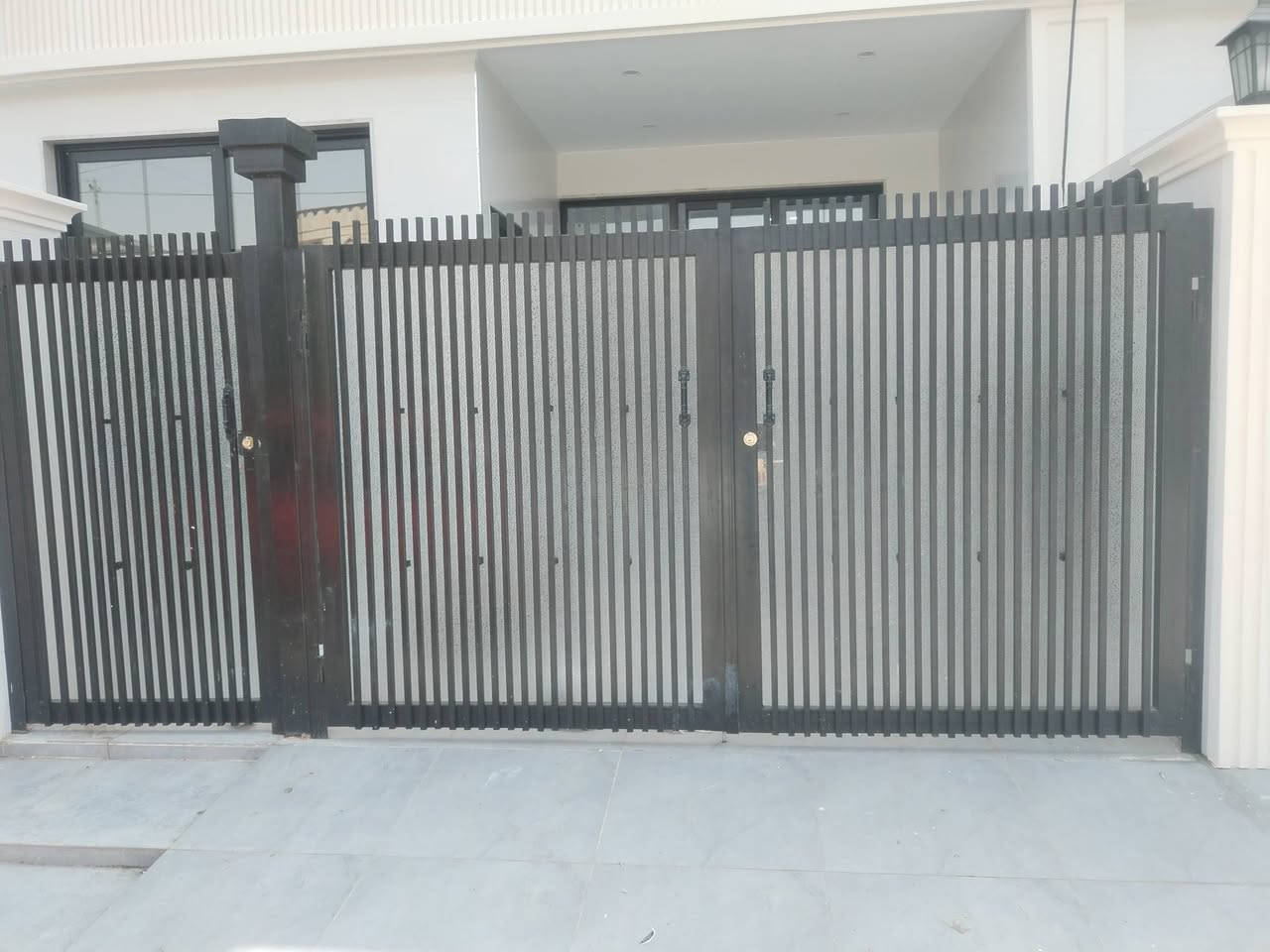 حداد أربيل. ديكورات أبواب. قمريات سندويش بنل وكيسبان. وقرميد؛ اي استفسار ***********  واتس اب
