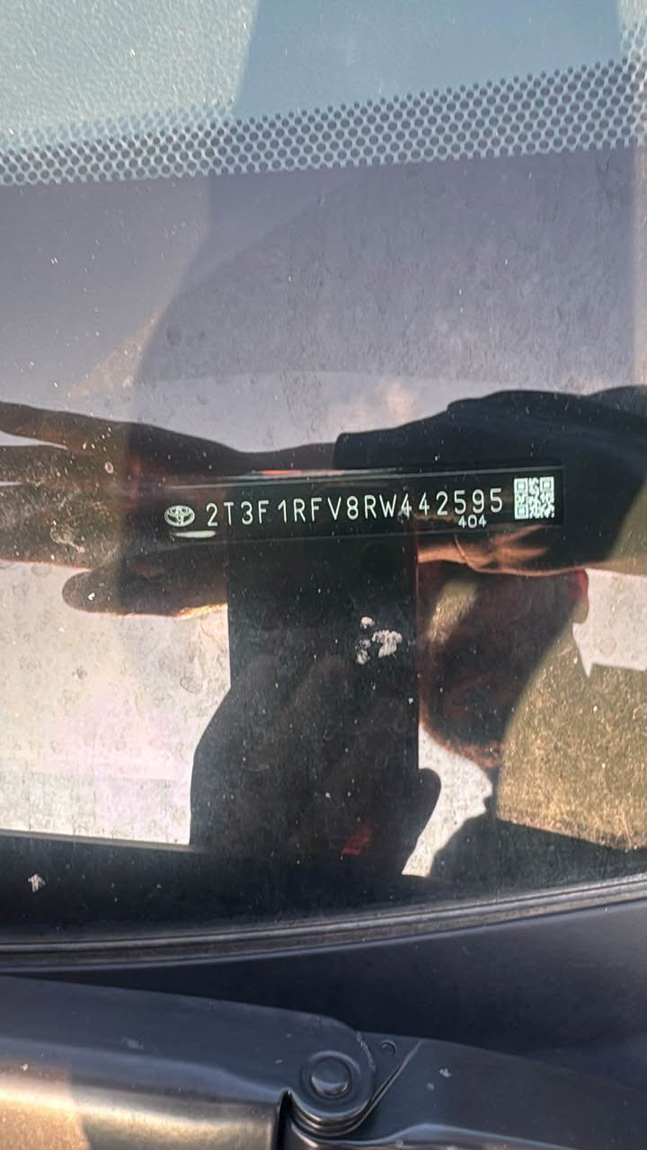 🚘 Toyota RAV4 LE 2024 للبيع

🔹 موديل: 2024
🔹 الفئة: RAV4 LE
🔹 دبل AWD
🔹 ماشية: 65,000 كم
🔹 السيارة واردة ونظيفة
🔹 صبغ تجميلي خفيف: الجملغ الأمامي + نفر باب
🔹 تعديل خفيف في نفر باب خلفي
🔹 باقي السيارة بحالة جيدة

💰 السعر: 218 $
📍 دهوك
*********** دهوك, العراق
