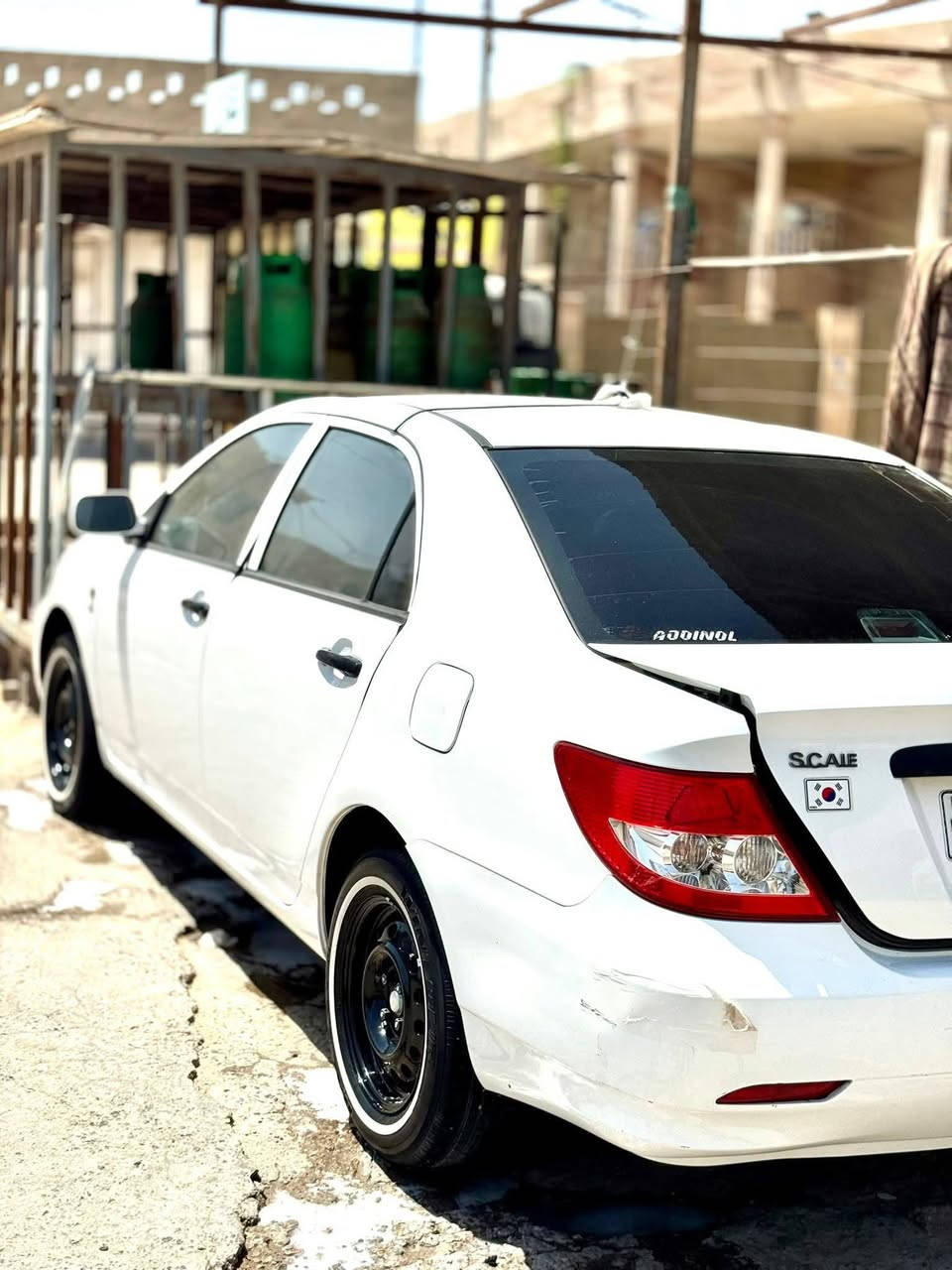 سلام عليكم BYD   F3 للبيع موديل 2020 سياره كفاله عامه مكينه كير منضومه تبريد جديده حداديه من الطول لطول تخم تاير وتخم رنك جدد عليه منضومه غاز جديده لايت زنون  حره  بسمي السياره جاهزه ما بيه نقص  السعر75 بيه مجال 
 ***********
