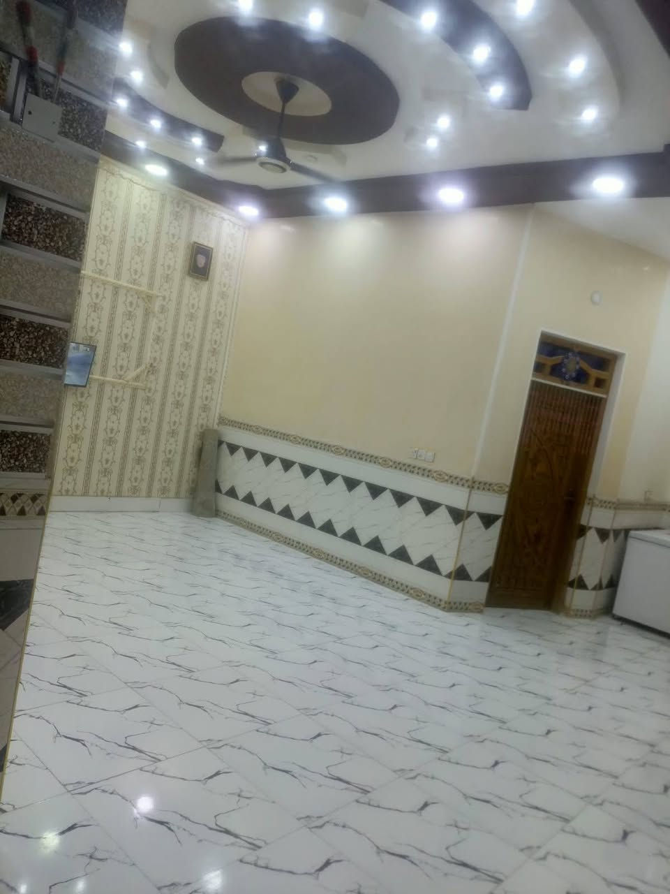 سلام عليكم بيت ٢٠٠م طابو صرف بالجبيسة قرب المدرسة بناء حديث ب٩٢ مليون وبيه مجال للاستفسار ***********
