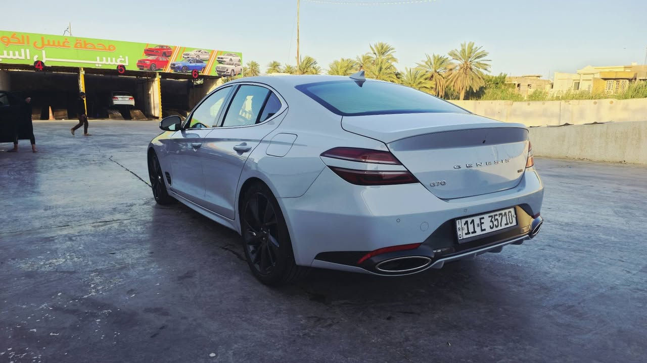 genesis g70 2022 ) وارد أمريكي
رقم  بغداد الدولي هزه جديده 
عداد 58 الف كيلو قابل للزياده 
المواصفات :  
•  مُحرك السياره  6 سلندر توين تيربو 
مزود بشوته وعطاس وكاله K&N  الامريكيه 
• لون سموك 
•داخل لون اسود مطرز ب احمر
•گشنات أمامية كهرباء جلد أسود مطرز احمر
.كشنات تدفئه تبريد 
•  تبريد قطعتين 
•   بصمه 
•  كامره خلفية 
•   نضام الكشف المحيطي في حالة الباركنك 
• تشغيل عن بعد 
•  اوتو هولد 
•  اوضاع القياده 5
- (سبورت - سبورت بلاس - أيكو - سمارت - مخصص )
•  نقاط عمياء  
• حساسات - امامي - خلفي - جانبي 
•  تحكم  مع شفتات 
•  نظام تحذير مغادرة المسار. 
.  نضام تفعيل مباشر للضوء العالي في الطريق المعتم 
•  نضام القيادة الذاتية 
•  نظام المساعدة في الحفاظ على المسار. 
•  نظام المساعدة في تجنب الاصطدام الأمامي. رادار 
•  نظام تثبيت السرعة التكيفي. 
•  نظام صوت Lexicon مع 15 سماعة 
•  شاشه 12.3 بوصة  تدعم كار بلي واندرويد اوتو 
•   إطار السياره ١٩
.كشنات وستيرن كهرباء مع خاصية الخزن
.مرايا جانبيه شفط واشارة وهيتر ورادار و قلاب
.فتحة سقف بانوراما
210 وبيها مجال 
***********
