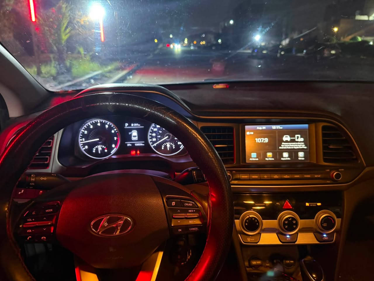 السلام عليكم
🚘 هيونداي النترا 2020
🔴 لون أحمر  
🔥 تدفئة مقاعد  
📍 ماشية 130 ألف كم  
📷 كاميرا خلفية  
📱 Apple CarPlay / شاشه جبيره

السيارة وارد أمريكي، بيها ملاحظات بسيطة من حادثها الأمريكي، وتحتاج بولش وترتيب بعض الأمور.  
الميكانيك جاهز: مكينة، گير، صدر وكلشي تمام، والسيارة جاهزة للفحص.

📍 المكان: بغداد  
💰 السعر: 110 بيها مجال بسيط السياره بيها ملاحظات بلتصليح مال امريكا وبيها دخات خفيفه 
كير محرك تبريد كلش فول السياره تحتاج تعديلات بسيطه وترجع وكاله

📞 للاستفسار: ***********
