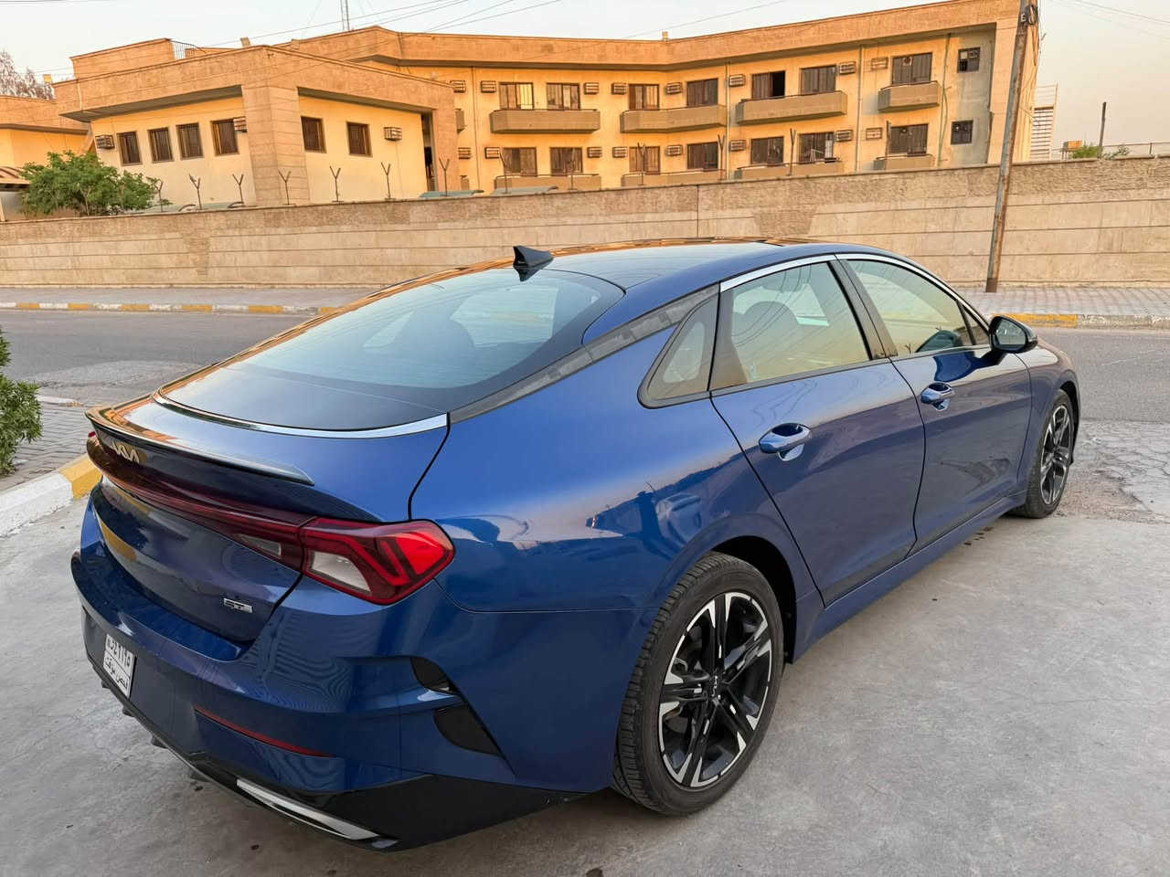 السلام عليكم  K5 2024
وارد امريكي
بدون ارقام دخول جديد منفيس بسمي 
محرك 2500 GDI 
تبديل جاملغ فقط بدون دواخل 
مواصفات اكس لاين فول للخير 
سعر 145
العنوان بغداد الزعفراني 
الاتصال ***********
