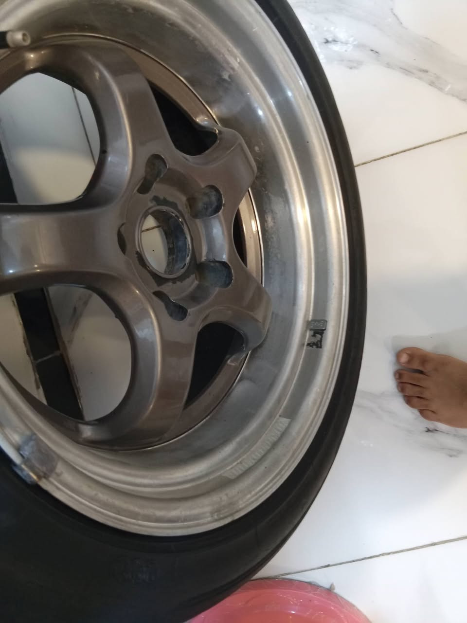 السلام عليكم 
للبيع تك ويل حجم ١٧ ويلد مال بيم دبليو بدون فطر أو لحيم السعر ٧٥ الف وبي مجال  بيع او مراوس بتك حتلو مكسور 
عنوان بغداد 
***********
