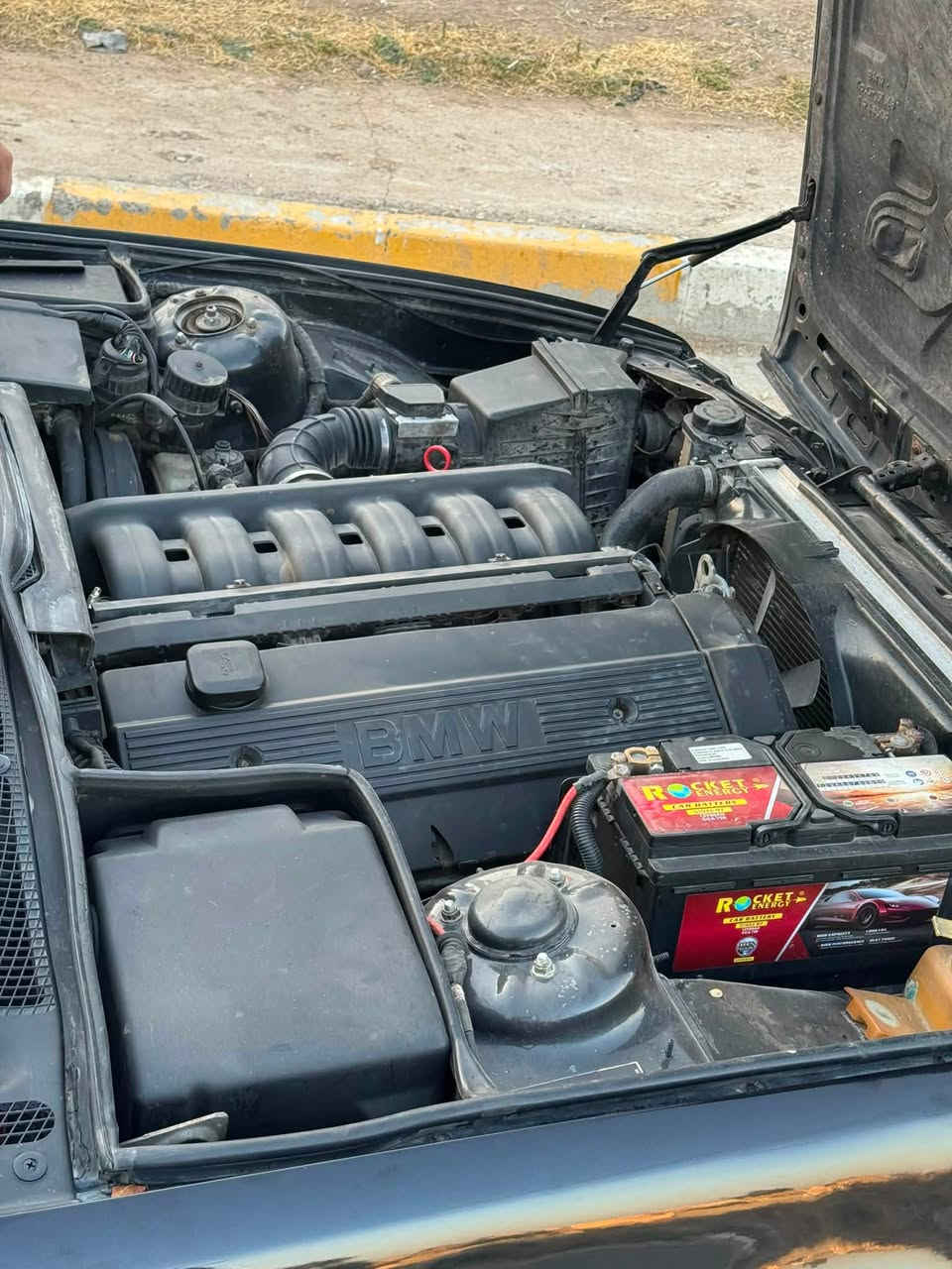 بيام 525
مكينه فانوس 
مصبوغه عام جماليه فقط بدون دعم. 
تبريد شغال 
كير توماتيك شرط
مكينه بيها اثر صرف 
60 $ وبيها مجال 
يوجد بيع وشراء السيارات المتضررة والجديدة داخل هذه
الصفحه للستفسار وتواصل على رقم ***********
***********

