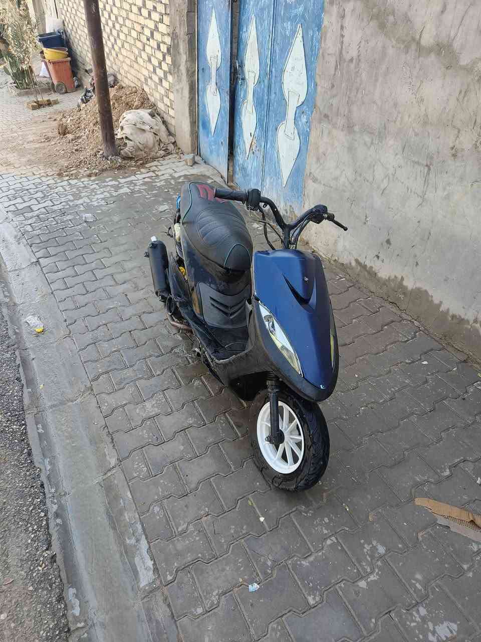 دراجه للبيع ماكس عدله  محرك ستوه شدلها مال رمبه ماكن نجف الرضويه سعرر 350وبيه مجال قليل حك جيه  رقم صاحب دراجه *********** مكلف بل نشرر  لاطبلي  خاص
