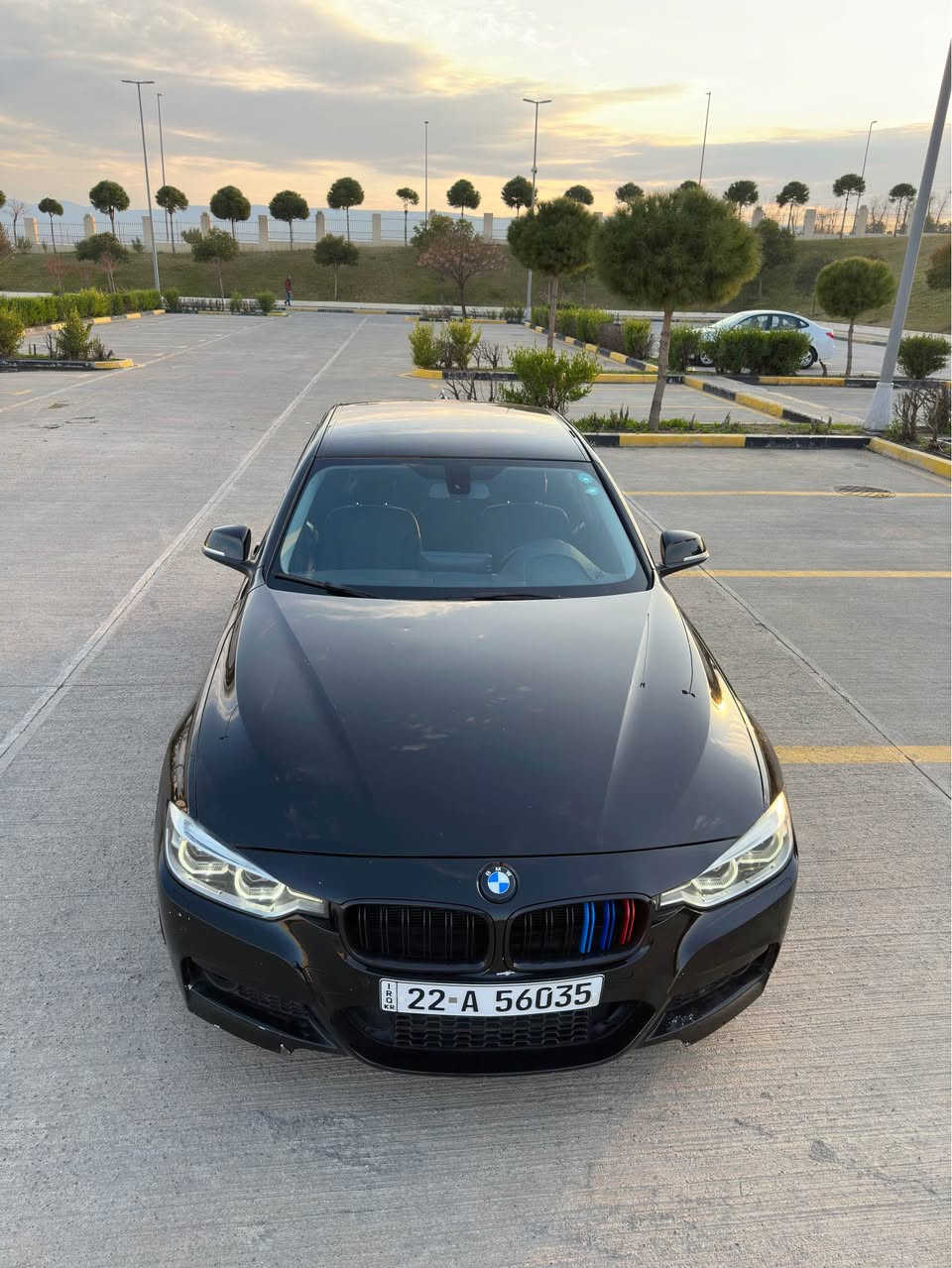 ‎سيارة BMW حجم F30 320 موديل 2016 حجم المحرك 2000 توين بور تيربو 4 سلندر 
‎مسويلها ادامه كامله 
‎رياضي رقم اربيل جديد السيارة جاهزة مال جناي وبلادية مواصفاتها
‎1_شاشة اعطال وعرض
‎2_بصمة تشغيل 
‎3_گير 8 نمر
‎4_ محرك 4 سلندر توين بور تيربو
Twin power turboكشنات جلد+خزن 3 وضعيات 
‎6_ تحكم ستيرن
‎7_ نظام اقتصادي _رياضي_ اعتيادي ويل ام اصلي سعره 600$  مع تخم تاير جديد 200@
‎يعني 3 وضعيات قيادة
8_ Auto stop/start
9_DTC+DST+ABC
‎10_ تبريد قطعتين 
‎11_ تحكم ستيرن جهتين 
‎12_ لايت زنون اصلي عالي ناصي
‎ا هزه سنويه جديد
***********
‎مكان سیارە سلیمانیە و سنویە بسمی -فقد لبيع السليمانية, العراق

نص مكتوب في الصور:
- 21:13 LTE 70 Back to top | Lot details Back to top | Lot details Back to top | Lot details poctra.com
