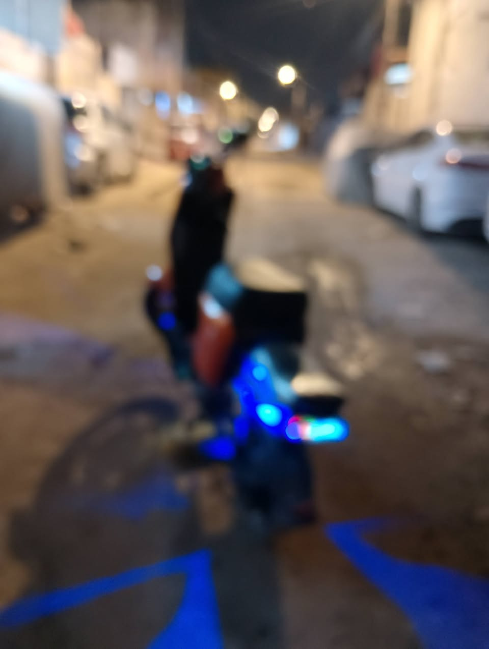 شحن • بطاريات ٣٢أمبير • نضيفة